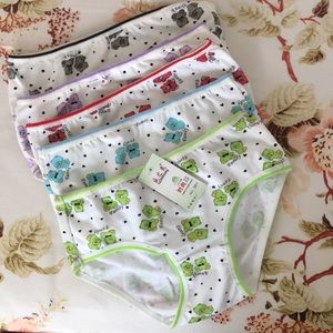Girl’s White Underwears with Colored Bears Age 6-7